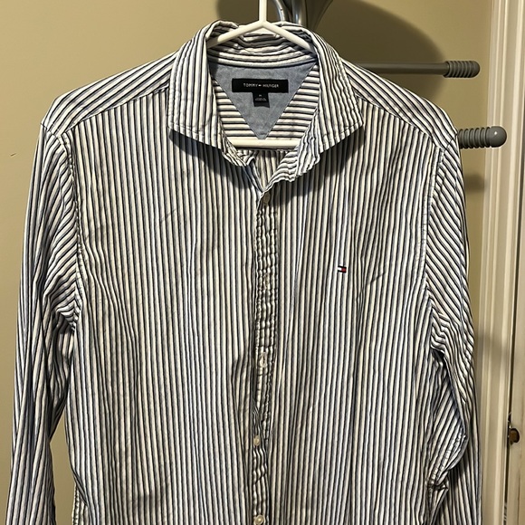 Selling Tommy Hilfiger long sleeve worn few times in great shape no stain etc. - Picture 3 of 3
